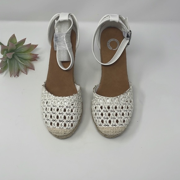 Journee Collection Sierra Espadrille Sandal - Picture 2 of 10